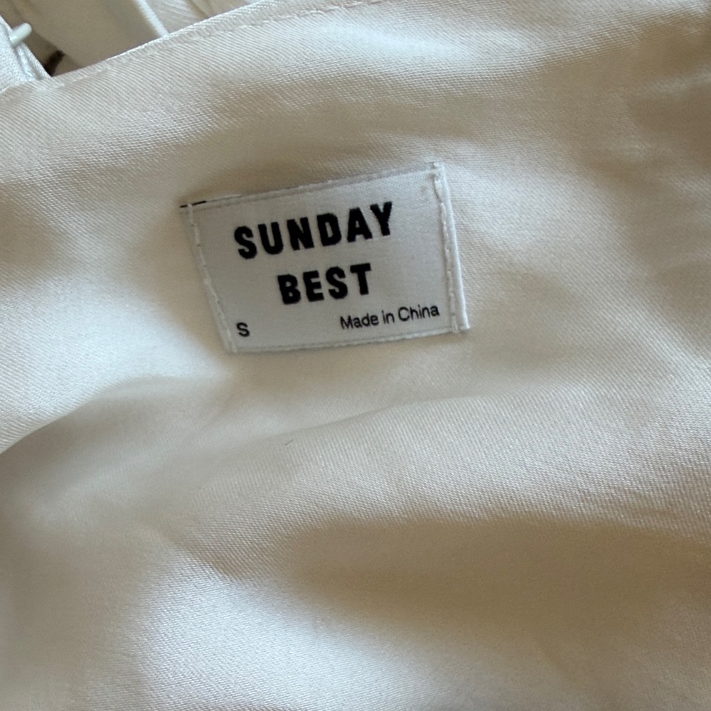 EUC ARITZIA SUNDAY BEST Women’s White Handkerchief Hem Cami Top small - Picture 4 of 4